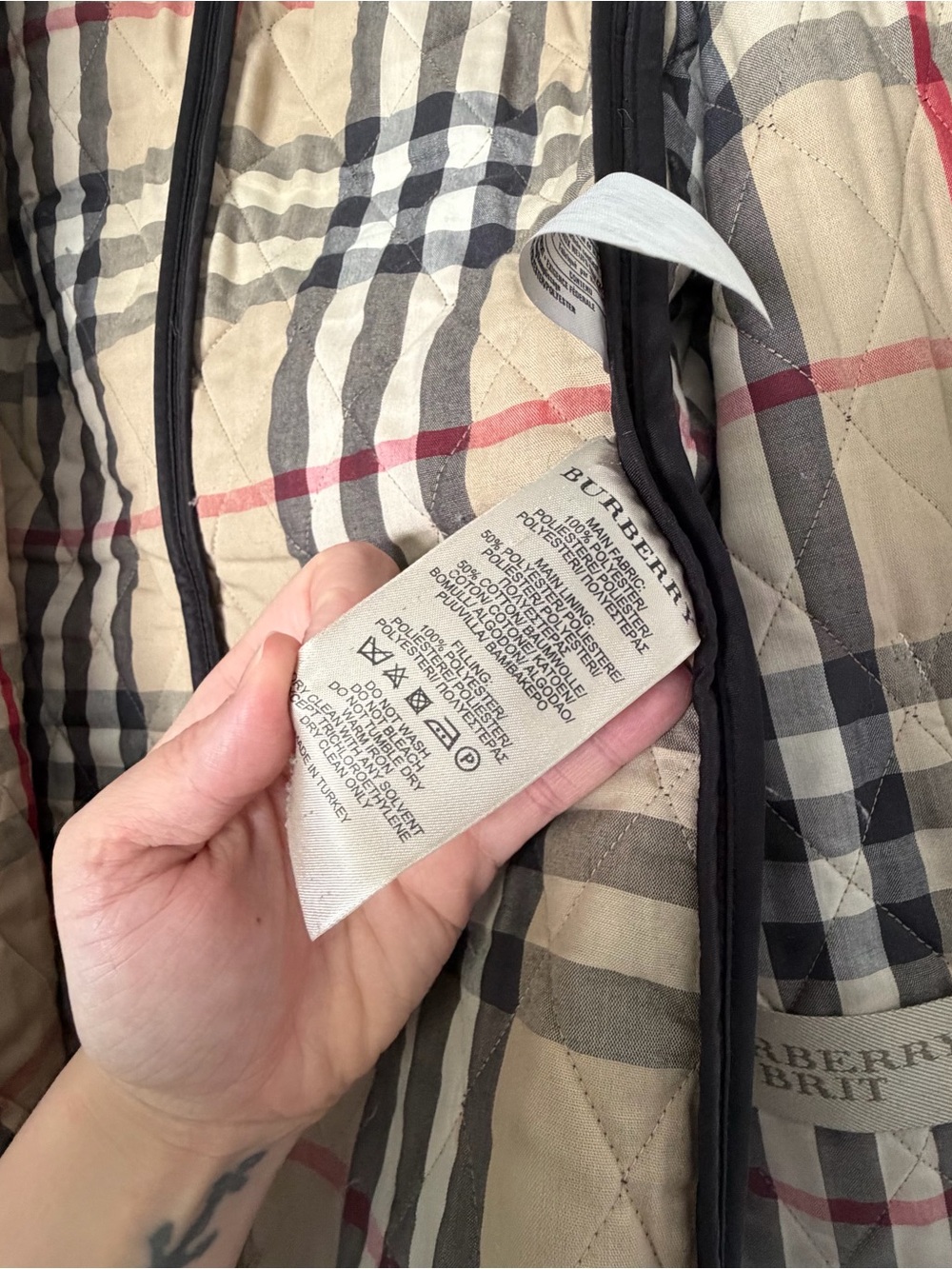 Women’s Burberry Black Quilted Jacket with Signature Check Lining Detail - Picture 5 of 8